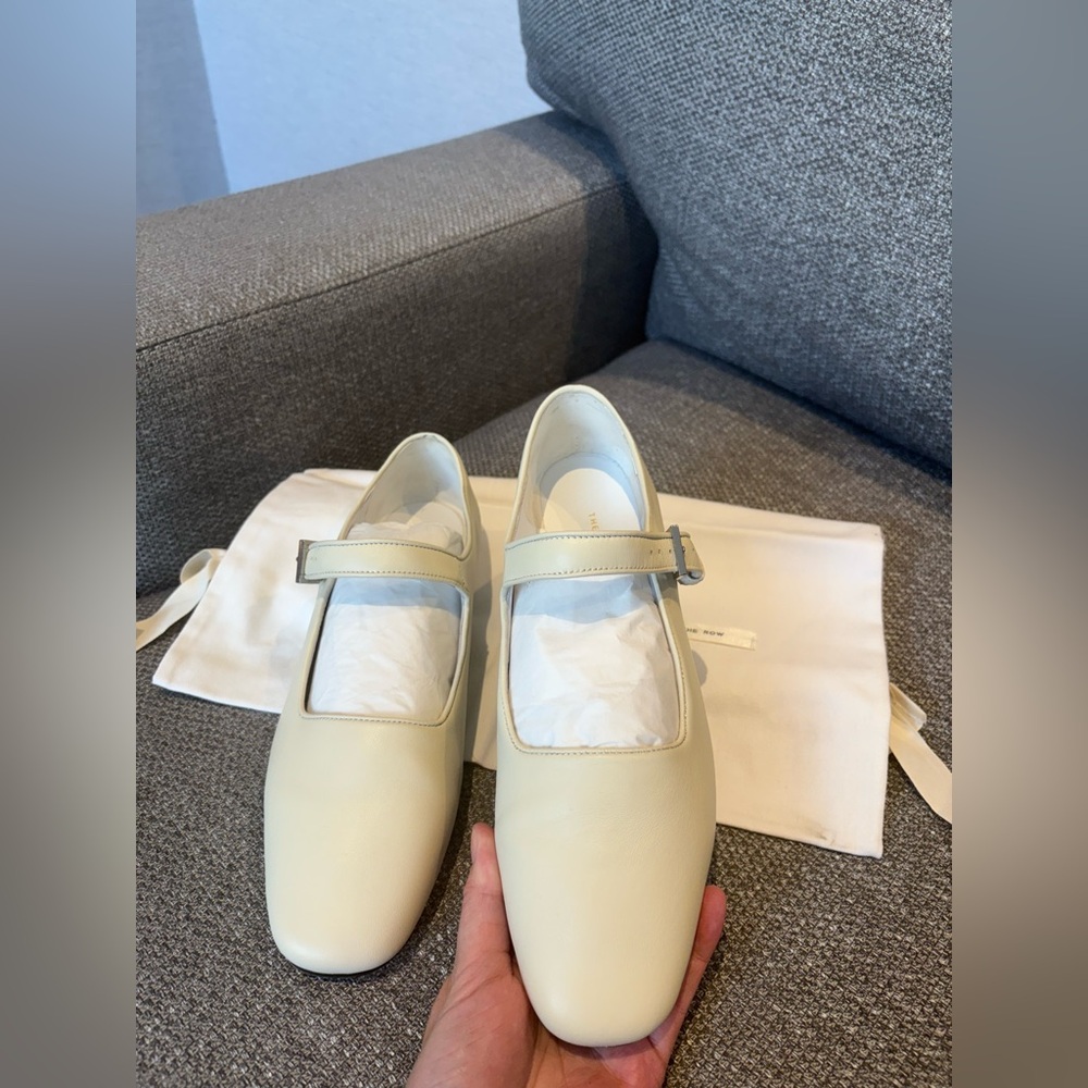 THE ROW Ava Leather Mary Jane Ballet Leather Flats Ivory White Snow White US 8